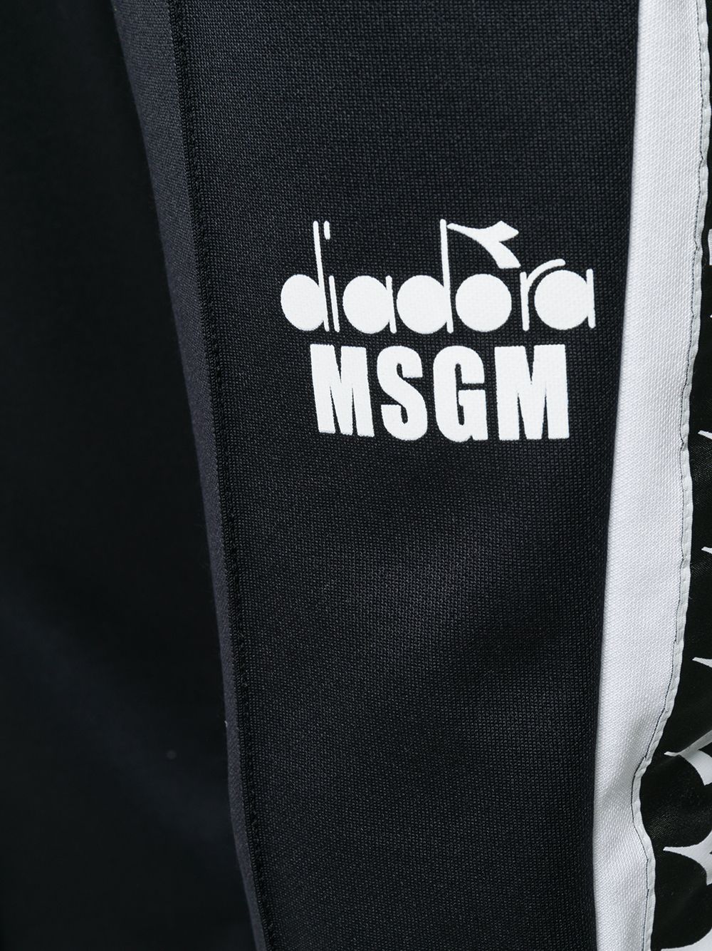 фото Msgm спортивные брюки с принтом 'diadora'