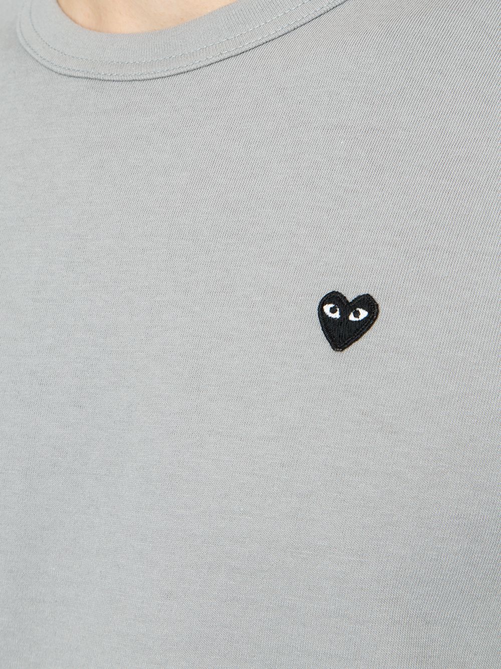 фото Comme des garçons play embroidered heart t-shirt