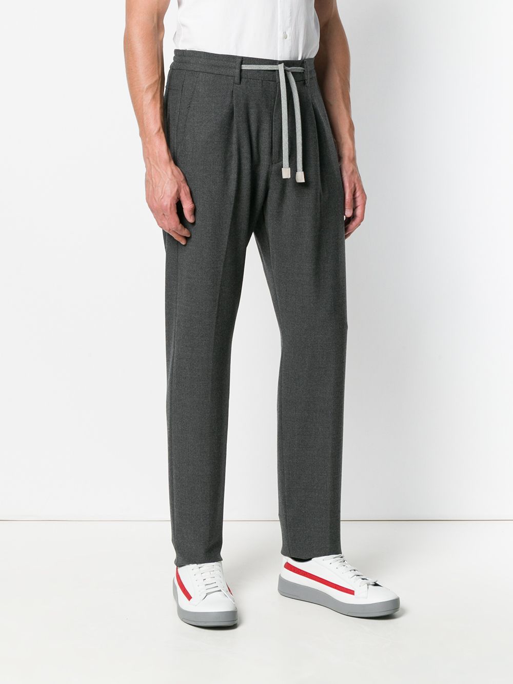 фото Eleventy drawstring tapered trousers