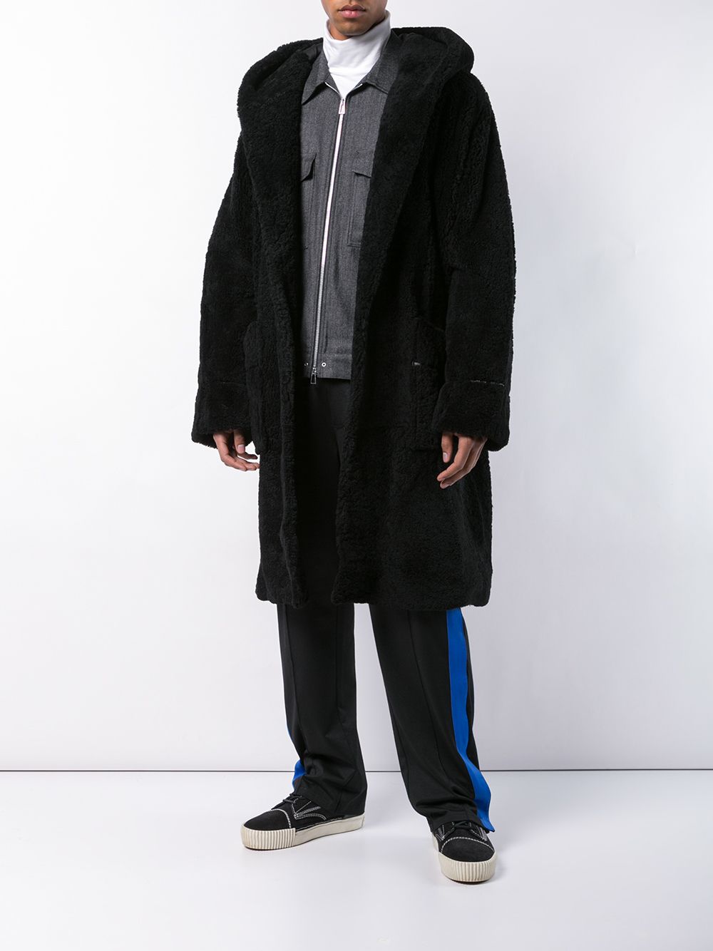 фото Alexander wang пальто в стилистике халата