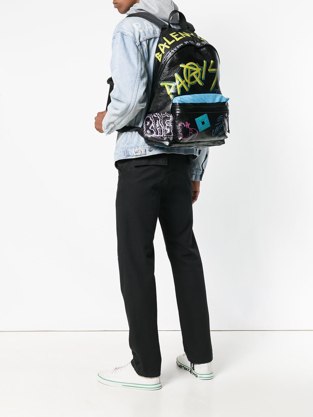 фото Balenciaga рюкзак с принтом граффити