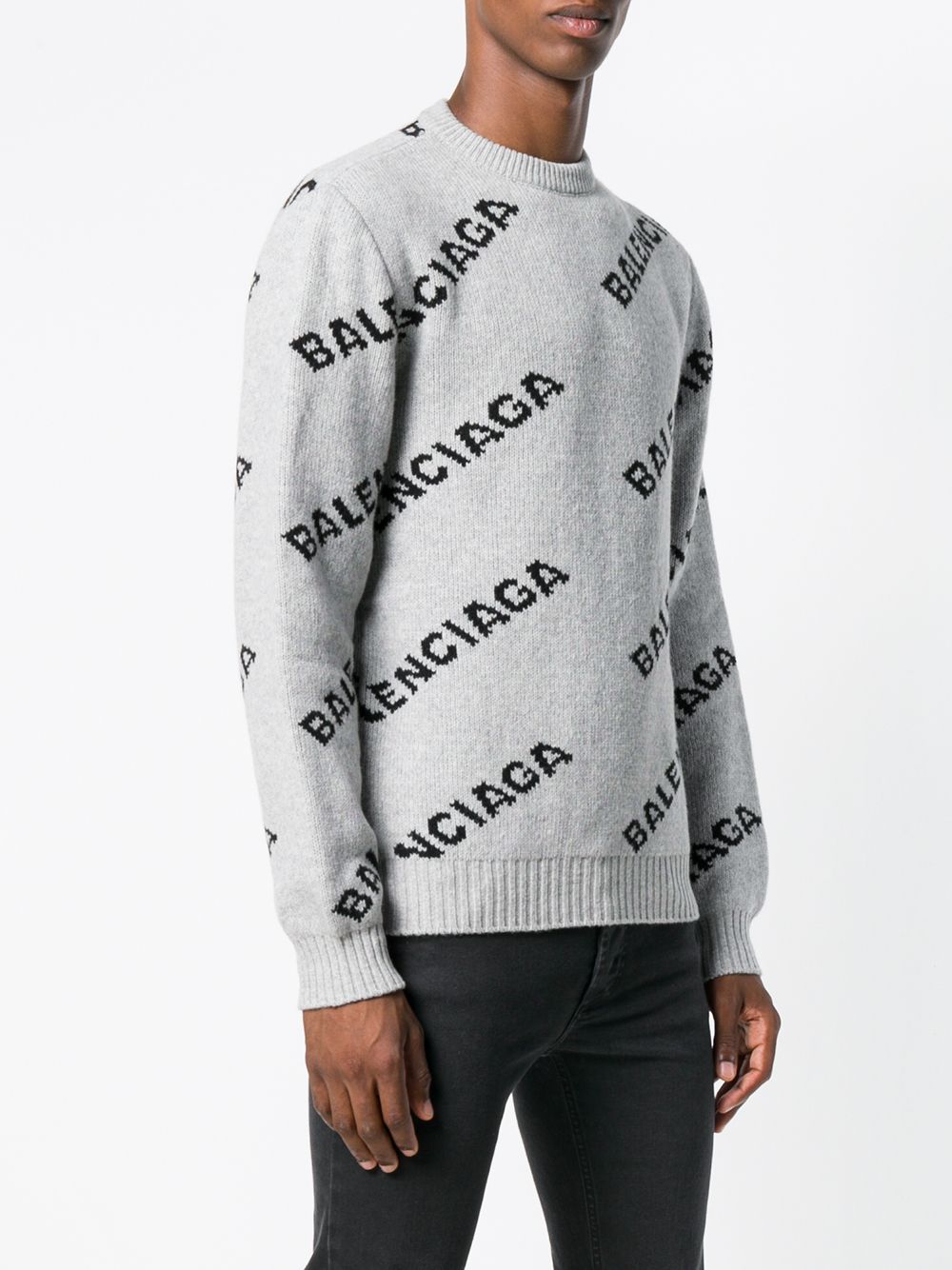 фото Balenciaga свитер с логотипами