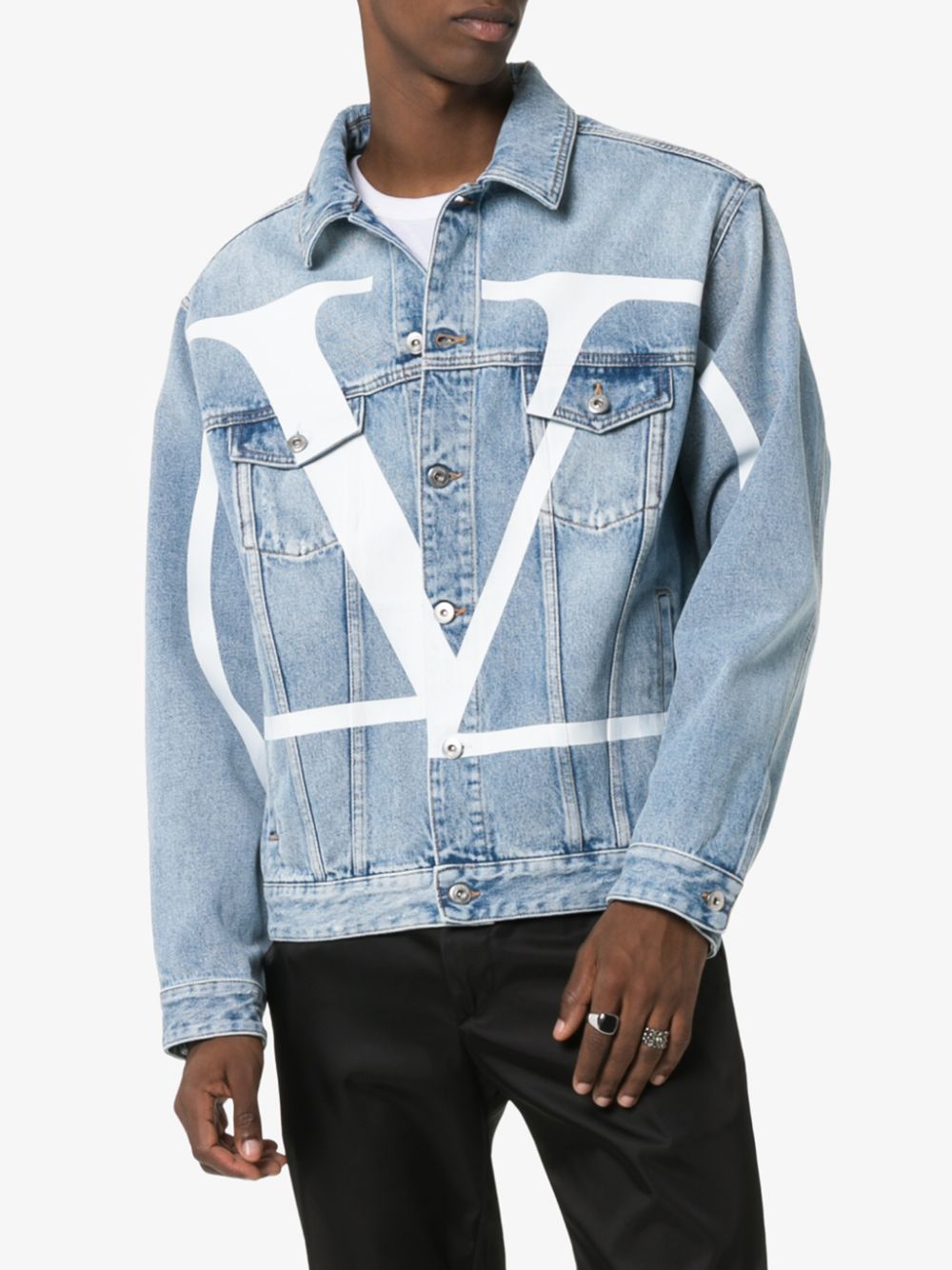 фото Valentino джинсовая куртка с большим логотипом