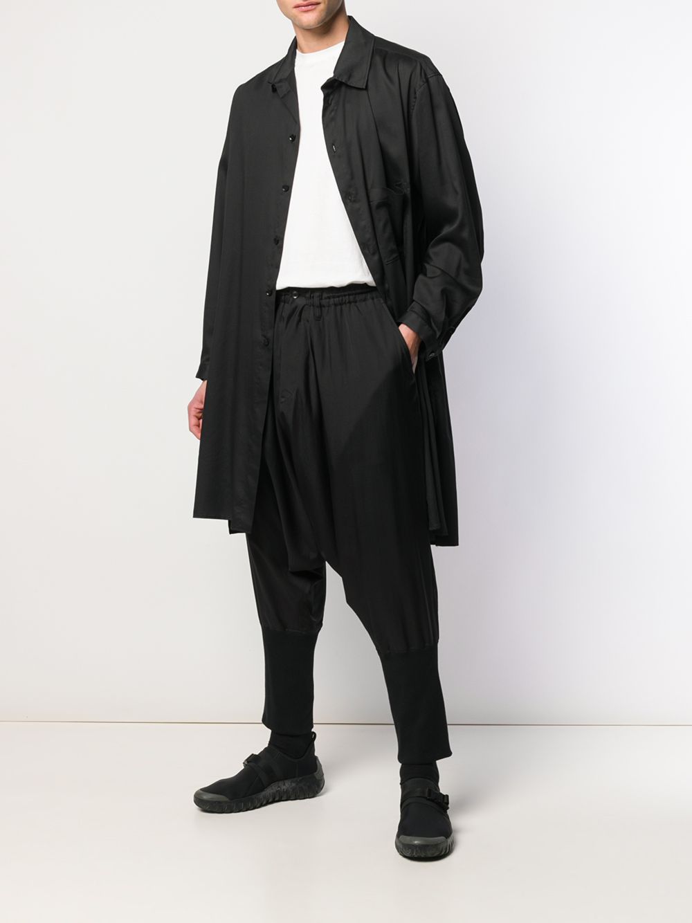 фото Yohji yamamoto брюки с заниженным шаговым швом