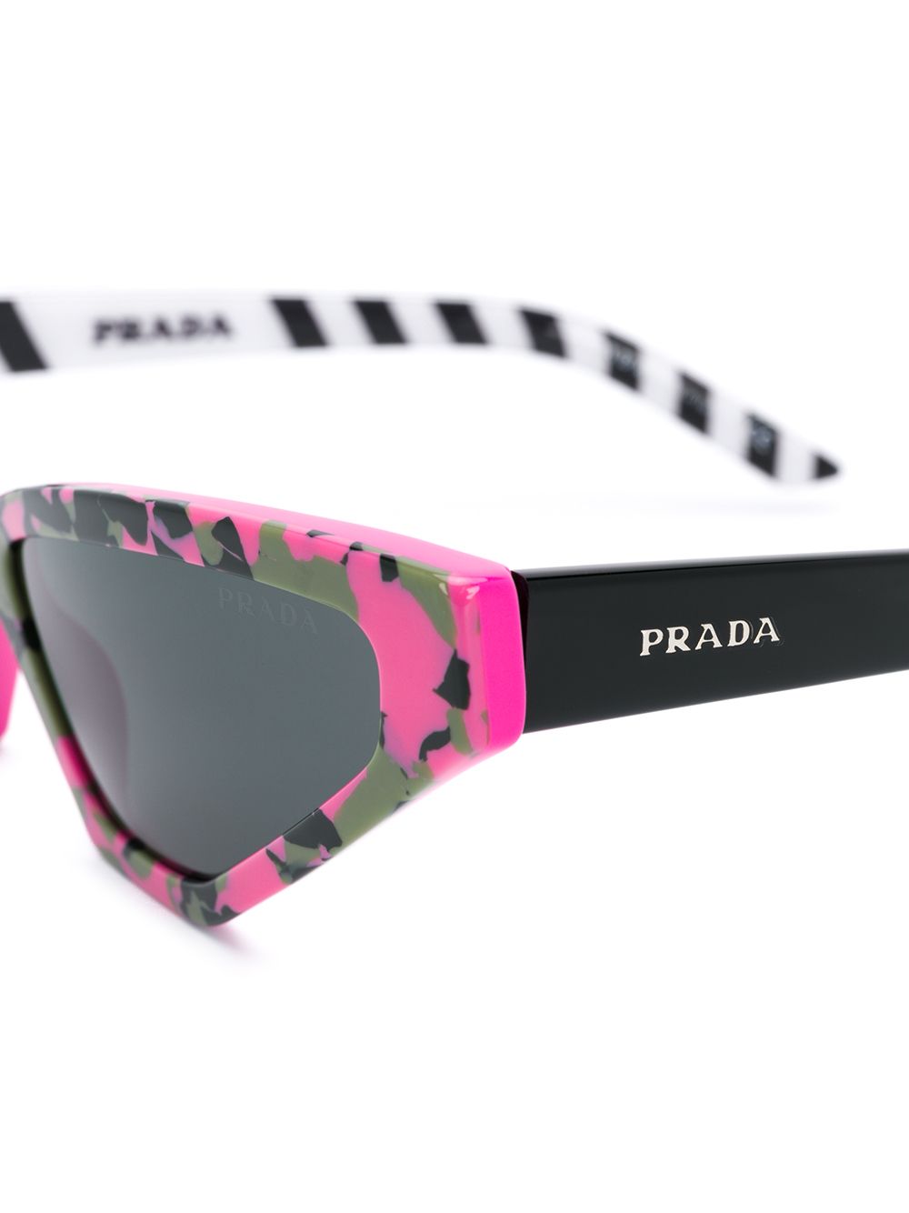 фото Prada eyewear солнцезащитные очки в камуфляжной оправе