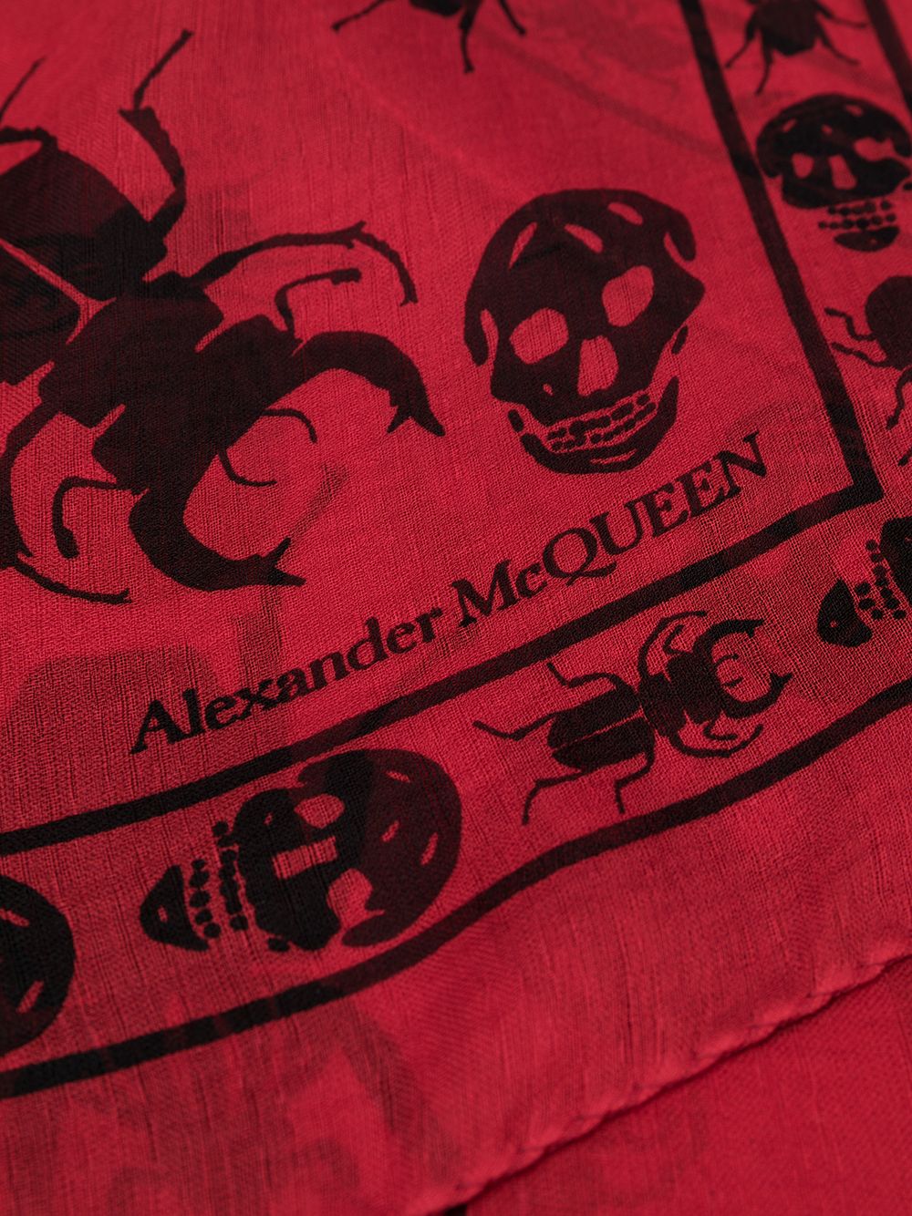 фото Alexander mcqueen платок с узором skull