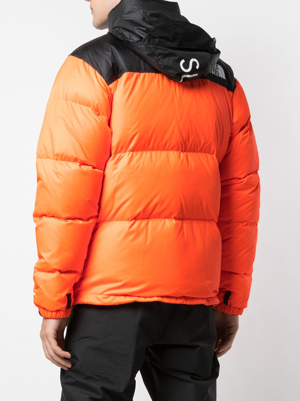 фото Supreme пуховик из коллаборации с the north face