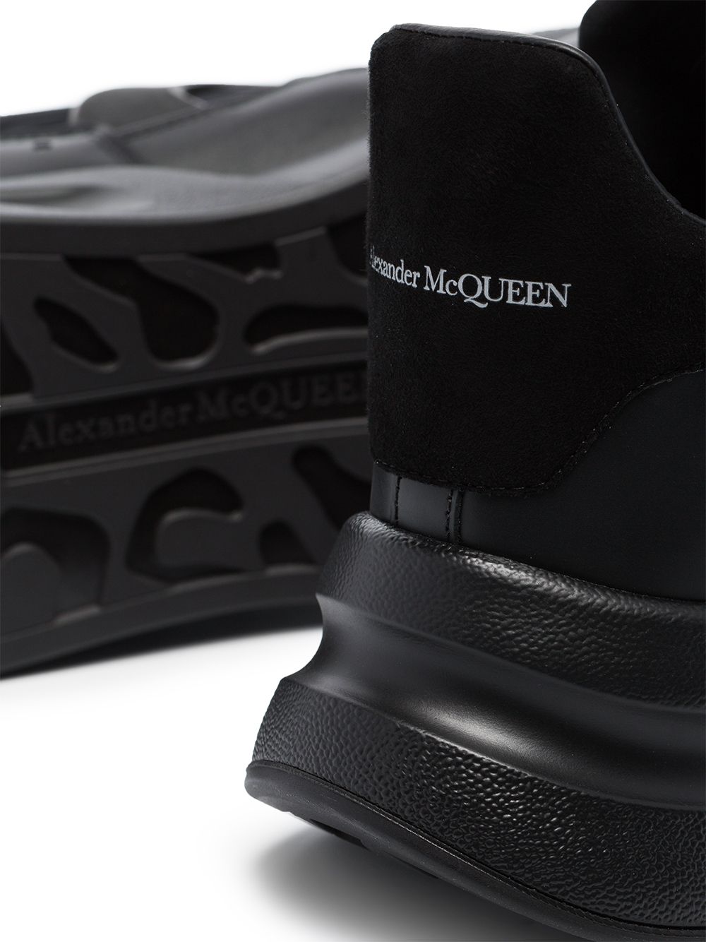 фото Alexander mcqueen кроссовки oversized runner