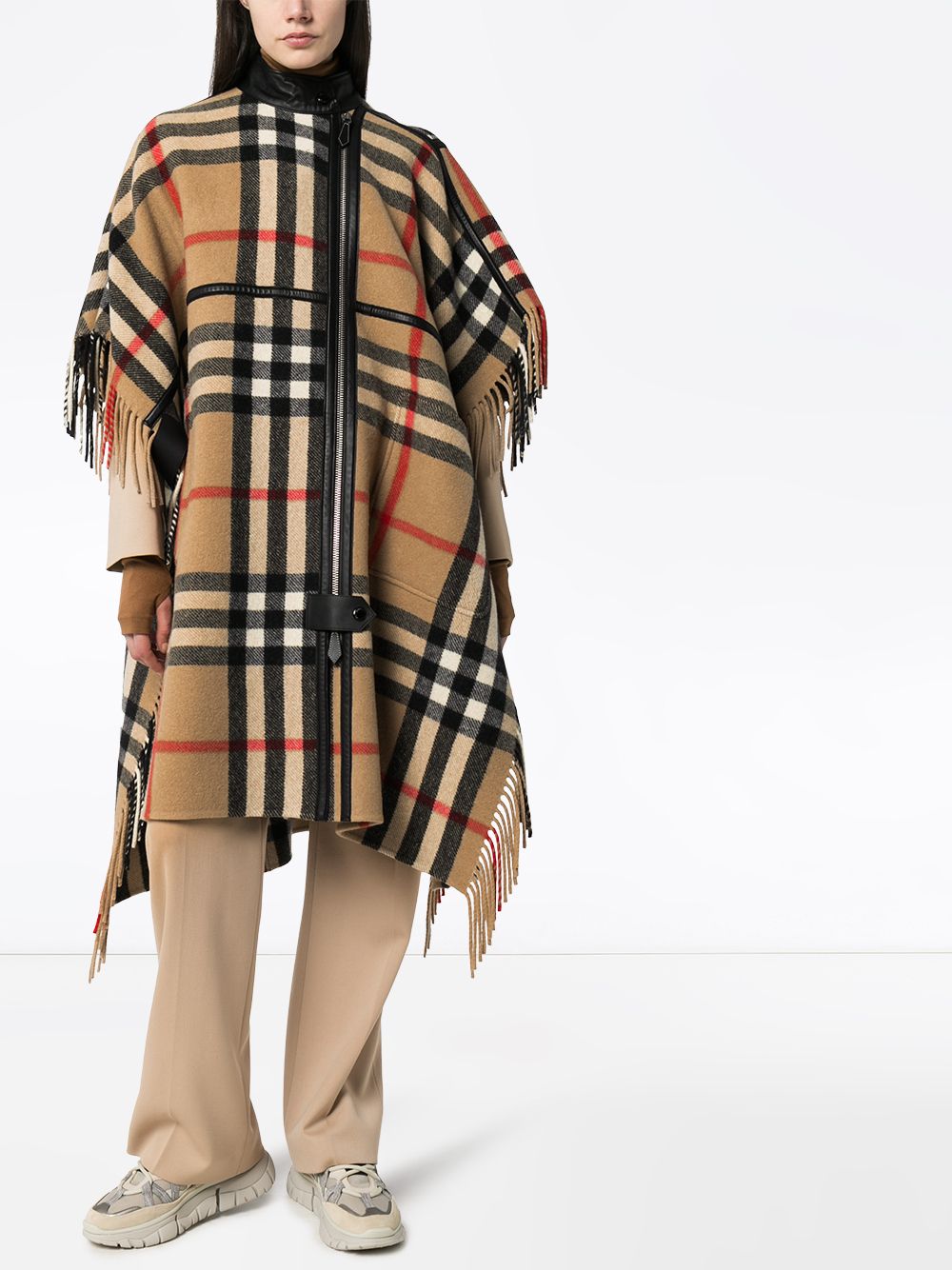 фото Burberry кейп в клетку vintage check с бахромой