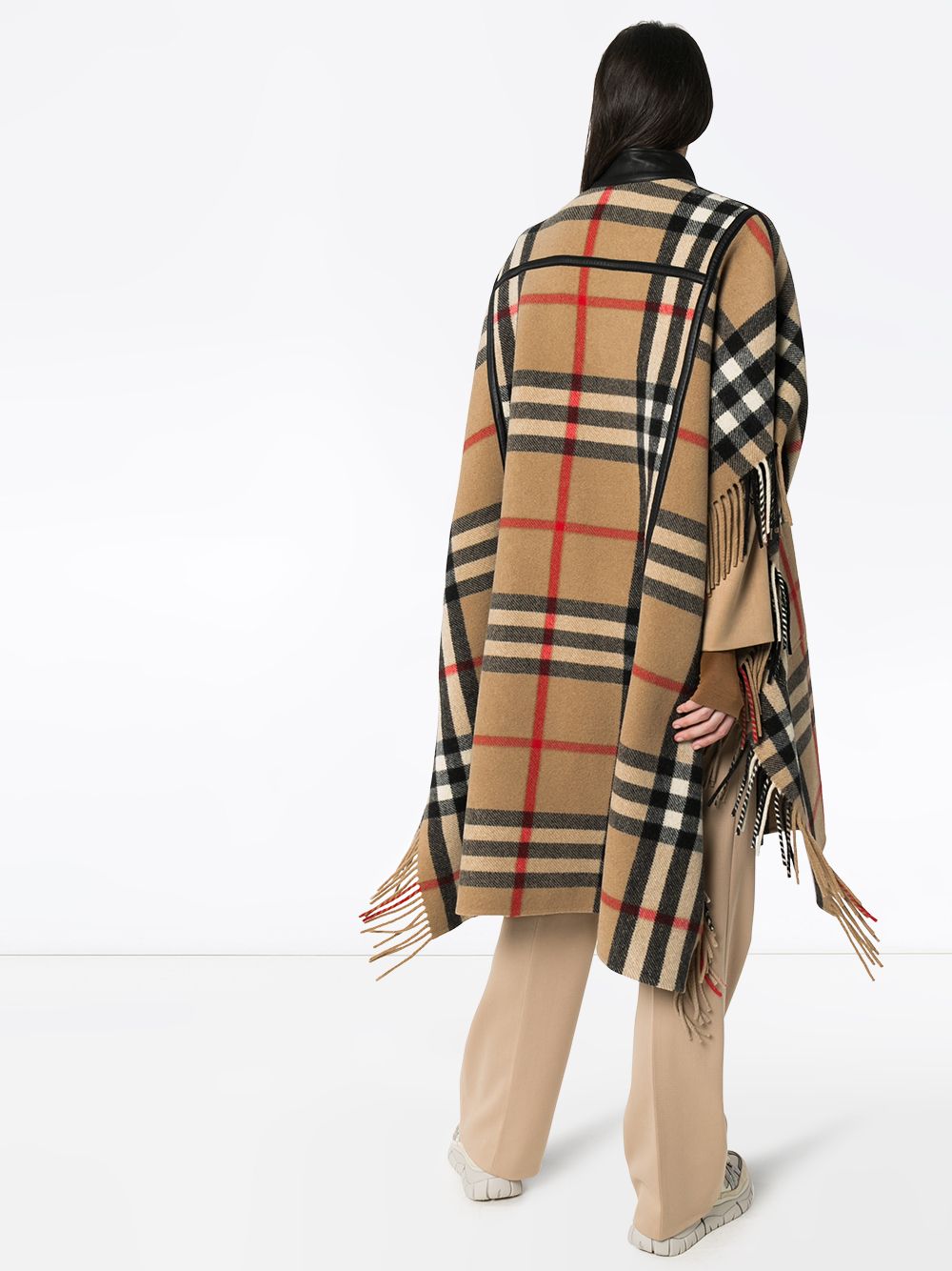 фото Burberry кейп в клетку vintage check с бахромой