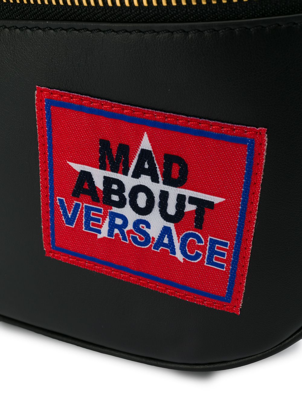 фото Versace поясная сумка с нашивкой-логотипом