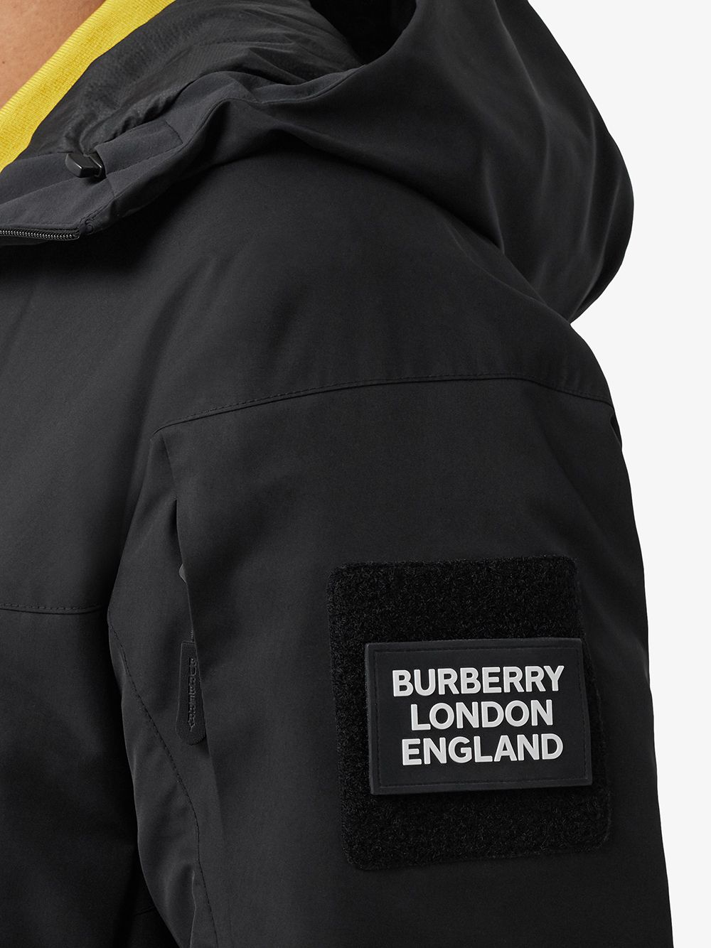 фото Burberry куртка с капюшоном и логотипом
