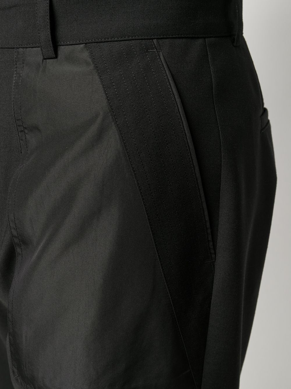 фото Les hommes строгие брюки с накладными карманами