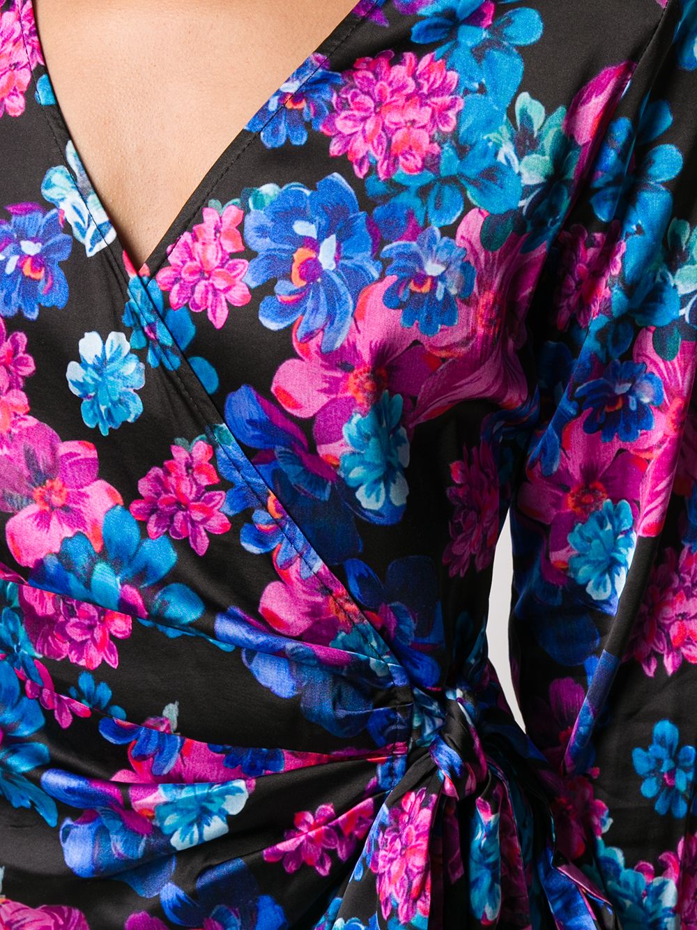 фото Andamane платье carly с запахом и цветочным принтом