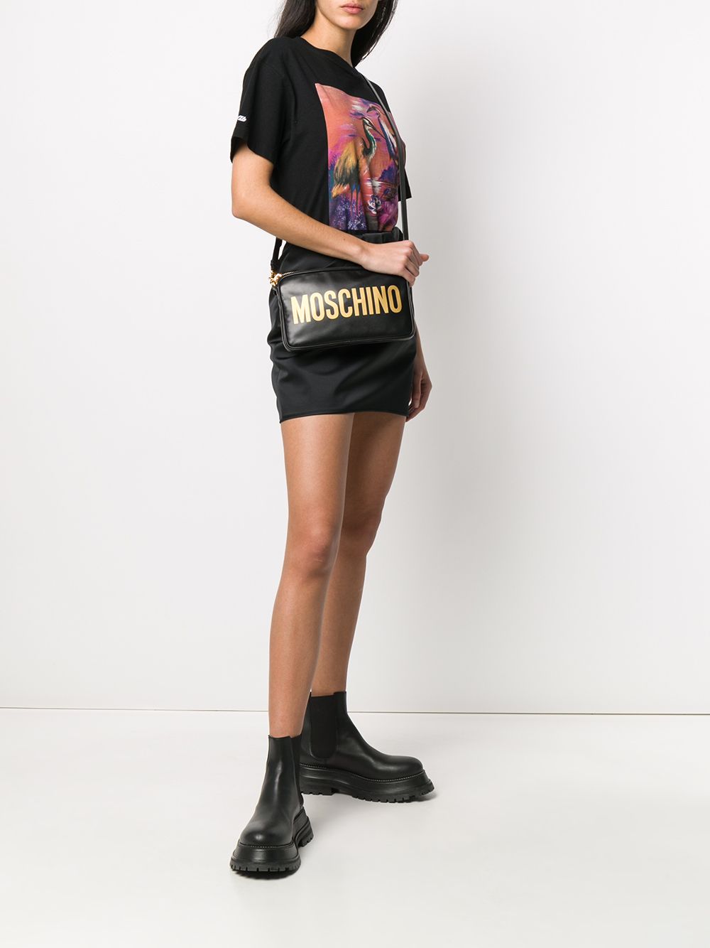 фото Moschino сумка через плечо с логотипом