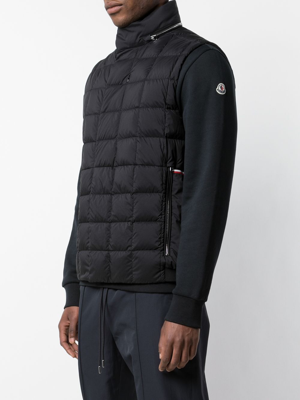 фото Moncler стеганый жилет