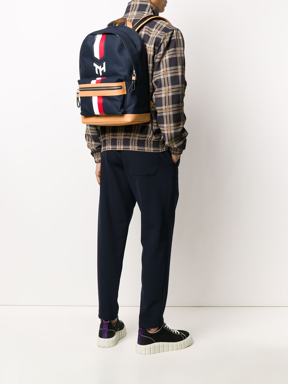 фото Tommy hilfiger рюкзак sky captain с клапаном