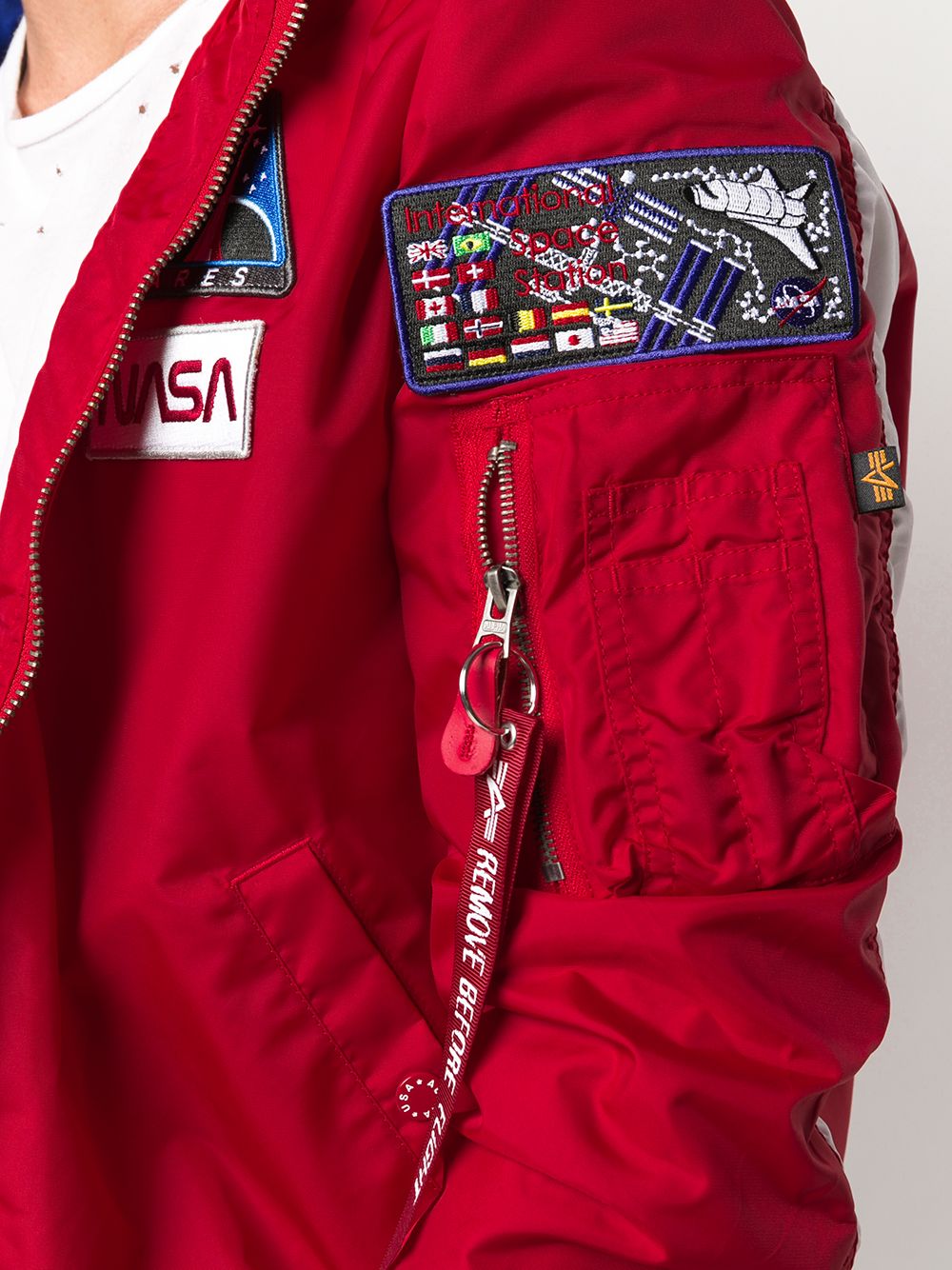 фото Alpha industries куртка ma-1 tt nasa с капюшоном