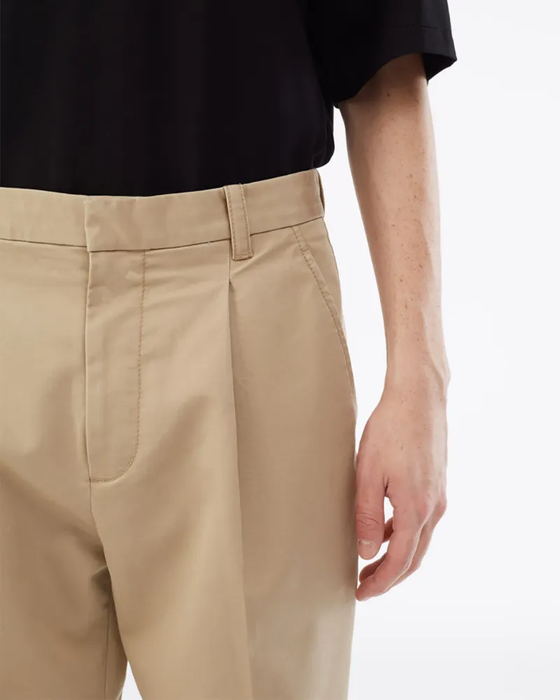 tapered pleated trousers