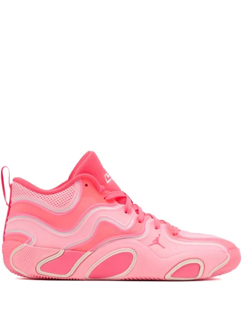 Jordan Sneakers mit Wellenmuster