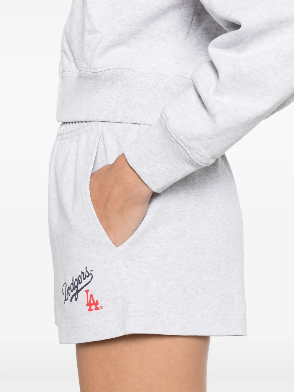 Sporty & Rich x Dodgers Serif Disco shorts Grijs