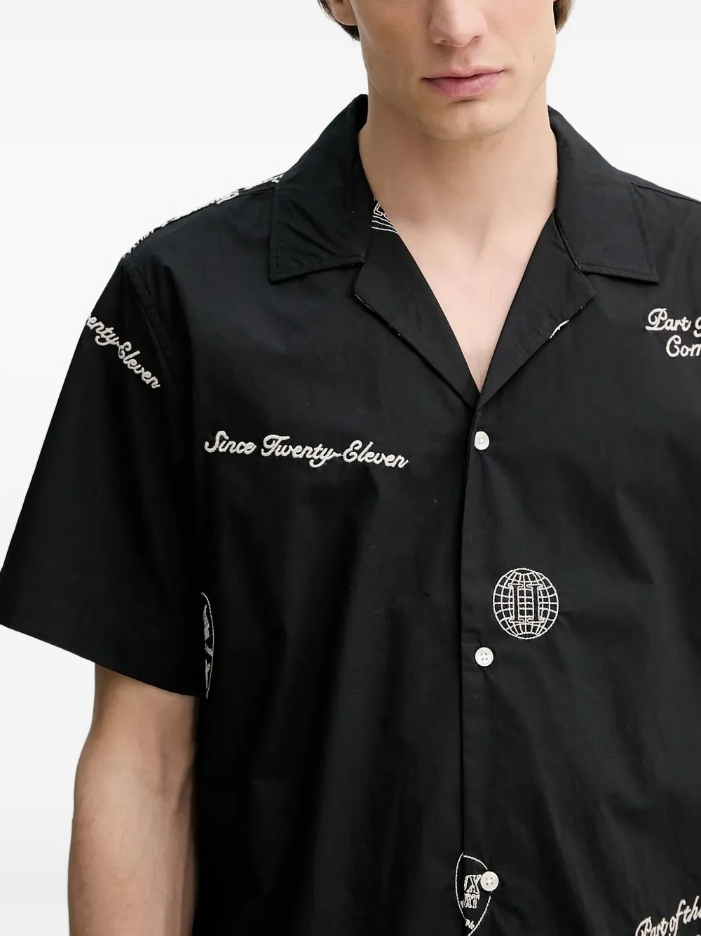 Les Deux embroidered-graphic short-sleeve shirt Zwart