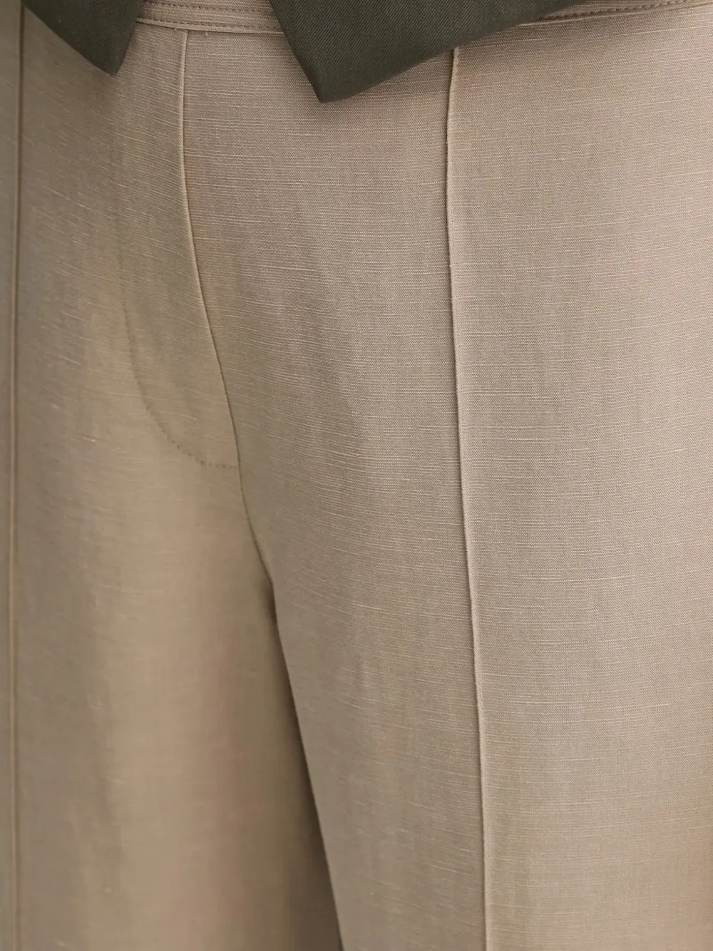 SAMSOE Elastische broek met geplooide voorkant Beige