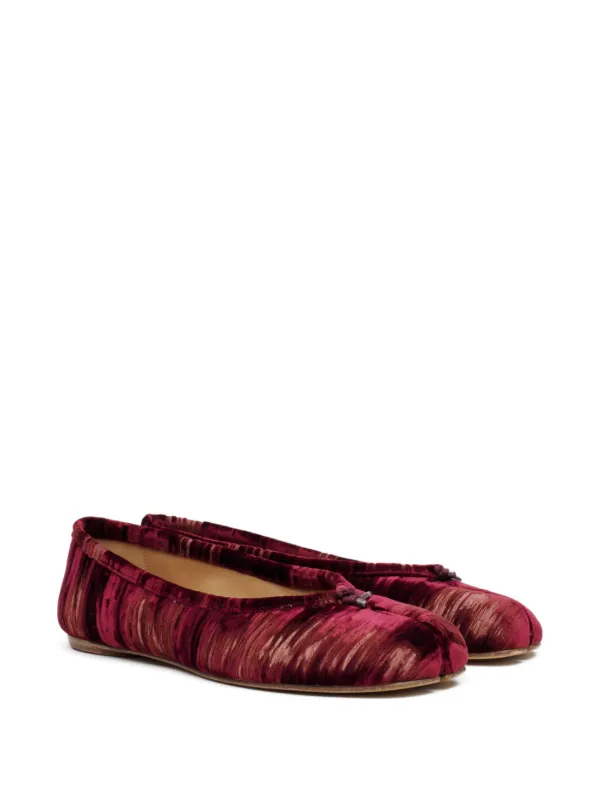 Maison margiela tabi タビフラットシューズ　レッド Maison Margiela Tabi フラットシューズ | レッド | FARFETCH JP