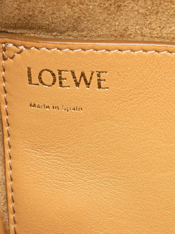 Loewe Pre-Owned 2022 Calfskin Amazona 16 Square Bag Satchel
