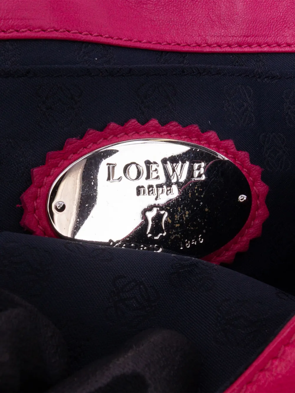 로에베 Pre-Owned 2010 애너그램 나파 보타이 체인 클러치 크로스 백 8L7QA7SL8HWA02K6