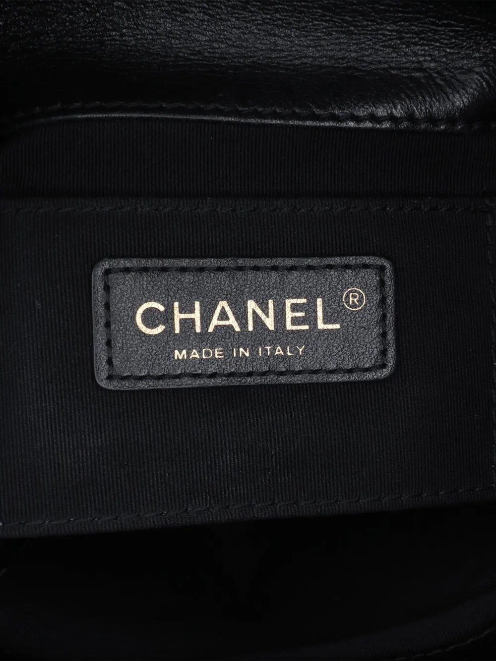 Pre-owned Chanel 2018-2019 Quilted Chevron Lambskin Handle With Chic Bucket Bag