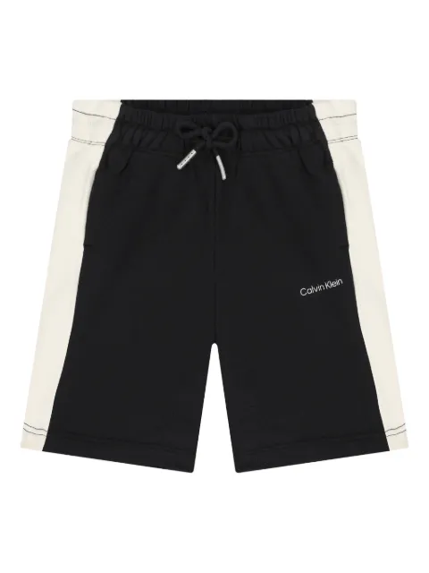 Calvin Klein Kids شورت بطبعة شعار الماركة