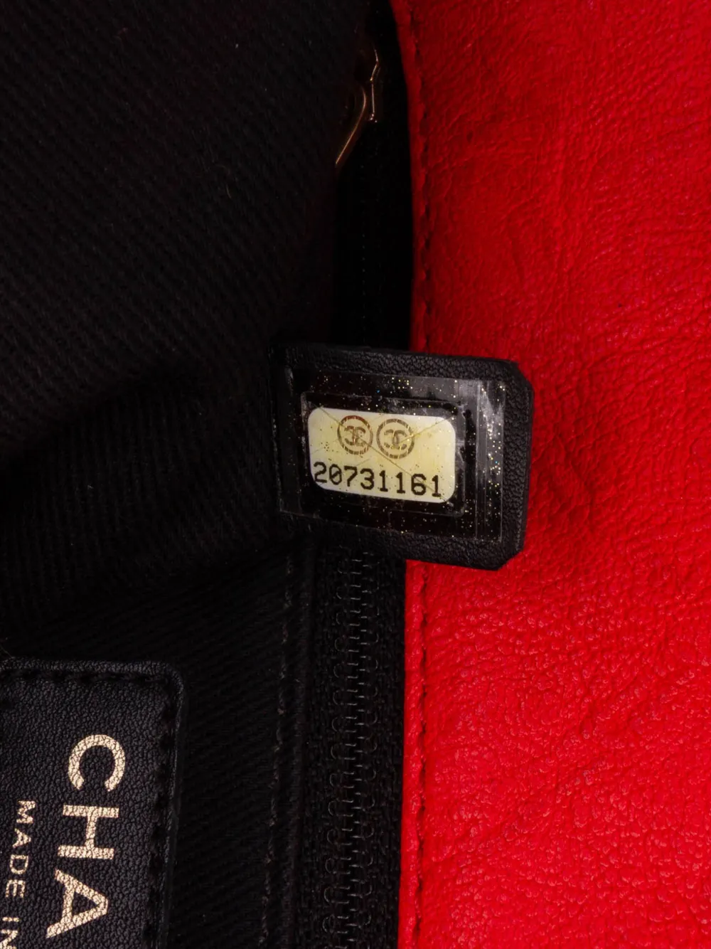 Pre-owned Chanel 2014-2015 Medium Wrinkled Calfskin Quilted Chevron Medallion Charm Surpique Flap Shoulder Bag In Red