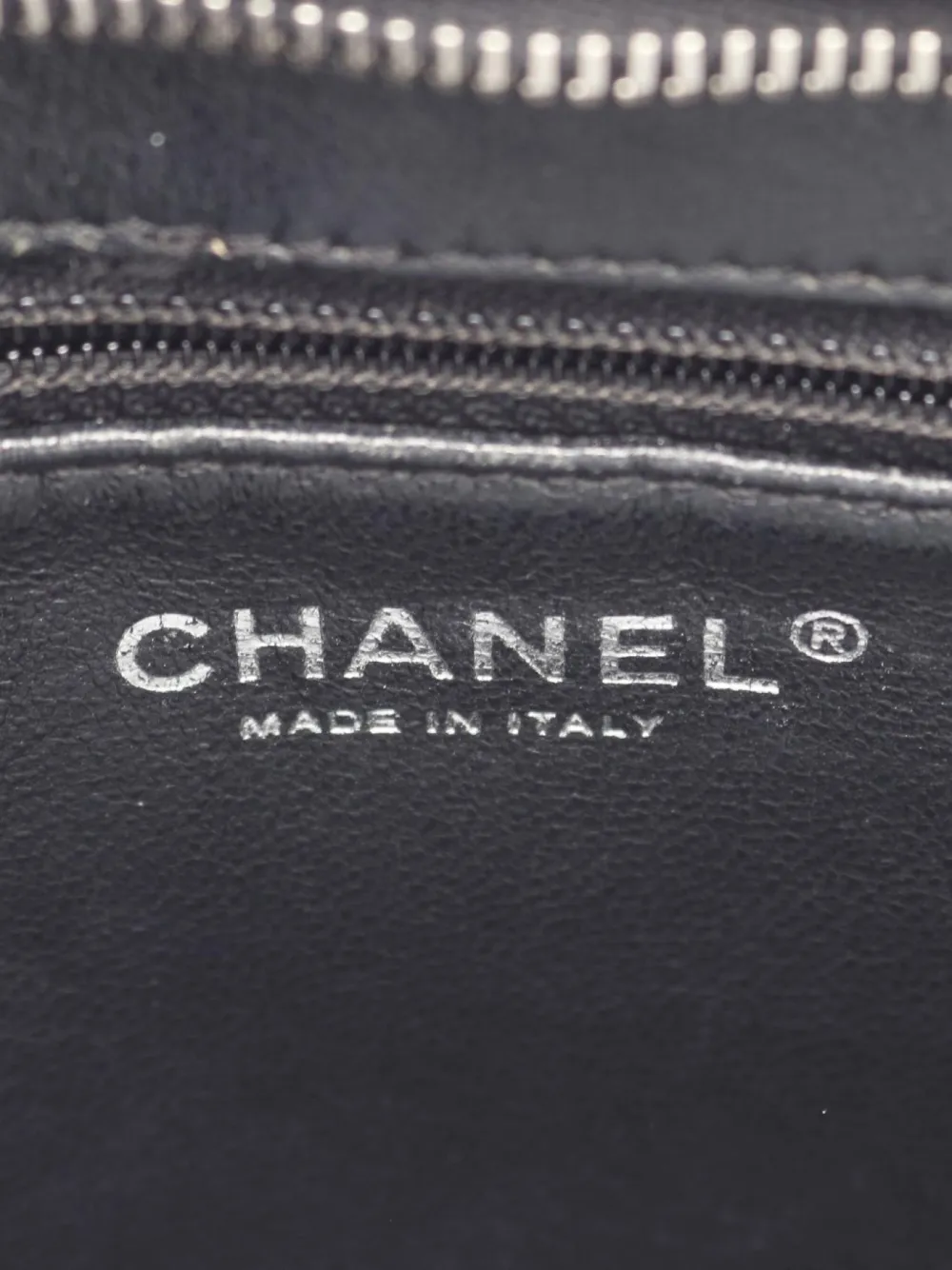 Pre-owned Chanel 2004-2005 Medallion Tote Bag