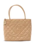 CHANEL Pre-Owned 2005-2006 Medallion tote bag - Neutrals
