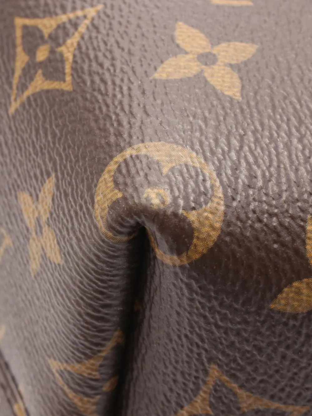 Pre-owned Louis Vuitton 2015 Turen Pm Handbag In Brown