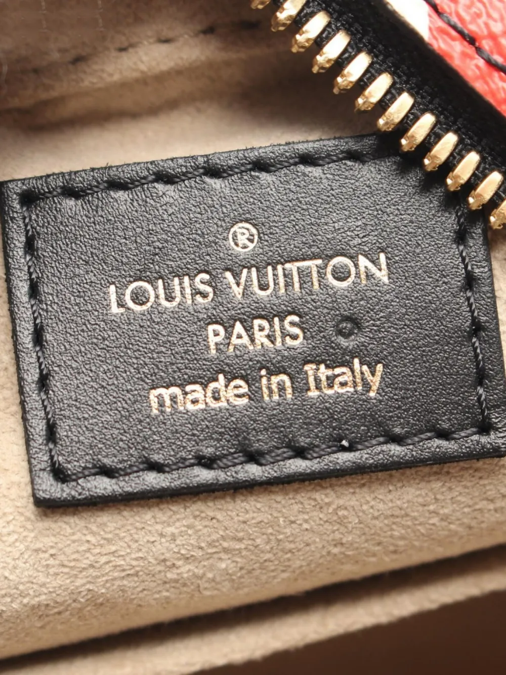 Pre-owned Louis Vuitton 2020 Boîte Chapeau Souple Shoulder Bag In Red