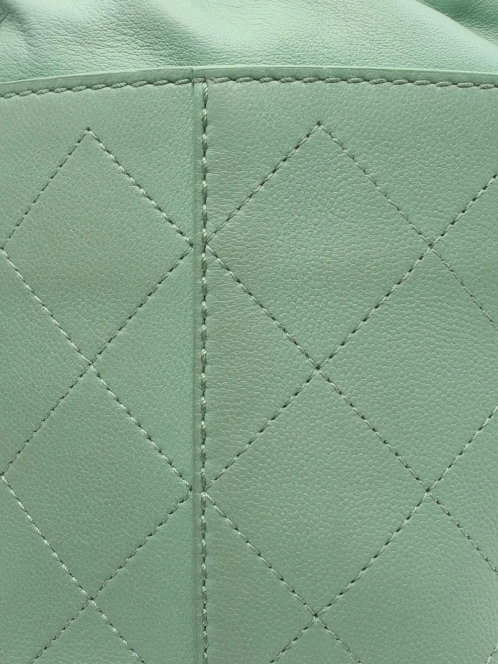 Pre-owned Chanel 2020-2021 Matelasse Chain Shoulder Bag In Green