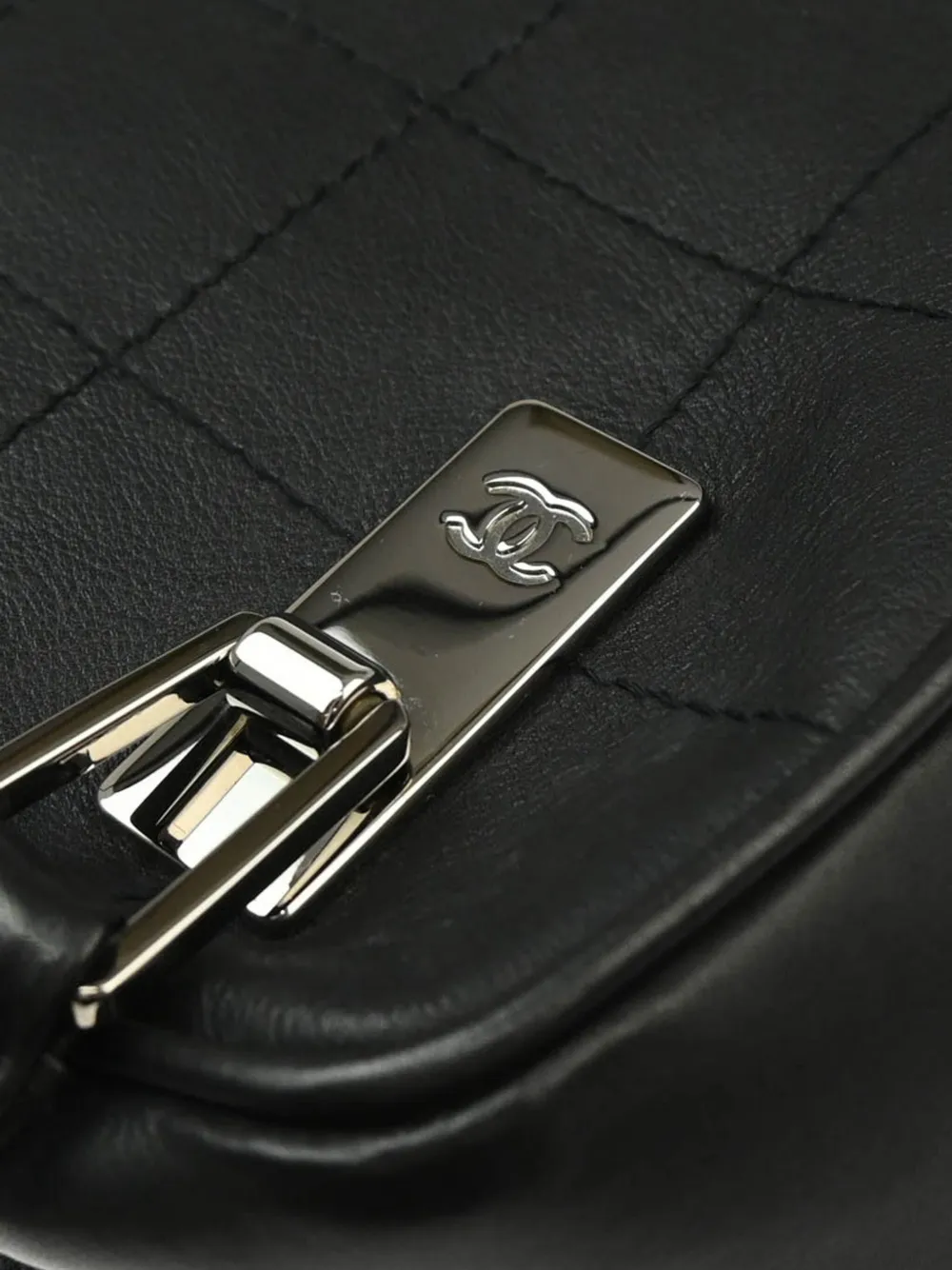 Pre-owned Chanel 2002 Choco Bar Handbag