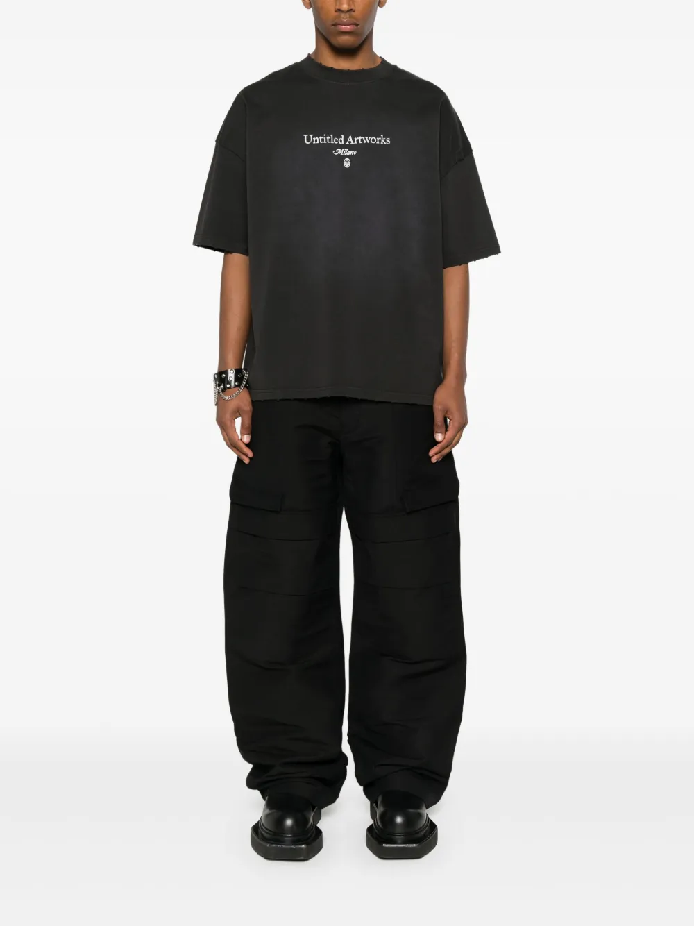 UNTITLED ARTWORKS logo-print T-shirt - Zwart