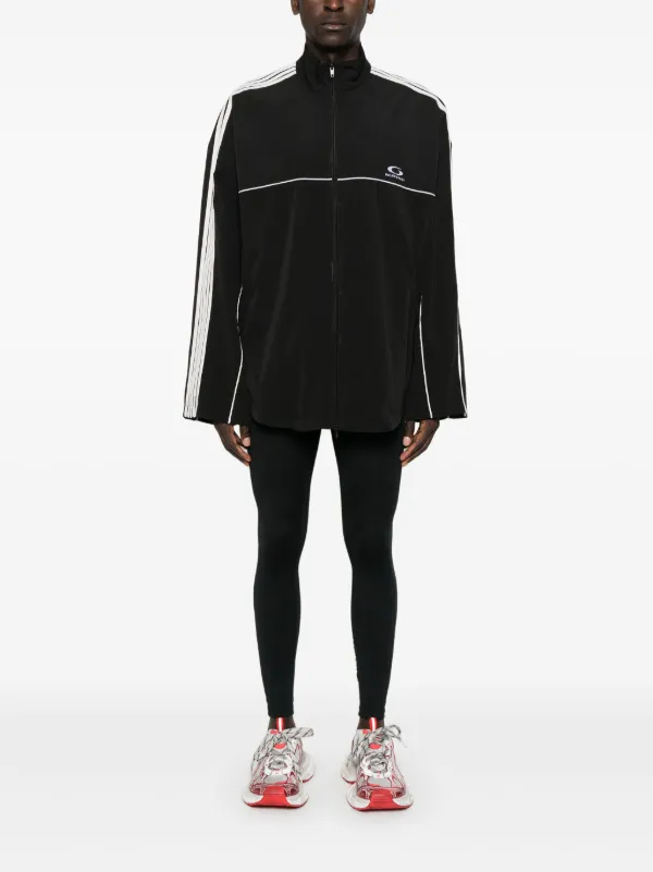 ダウンジャケット・コート BALENCIAGA Logo embroidery jacket Balenciaga logo-embroidered Jacket | White | FARFETCH