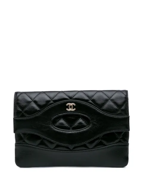 CHANEL Pre-Owned 2021-2024 Shiny Crumpled Calfskin 31 clutch bag