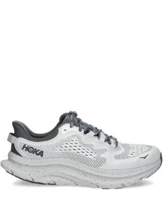 emmi ☆ HOKA グレー ランニングシューズ メッシュ厚底 24 HOKA ランニングスニーカー | グレー | FARFETCH JP