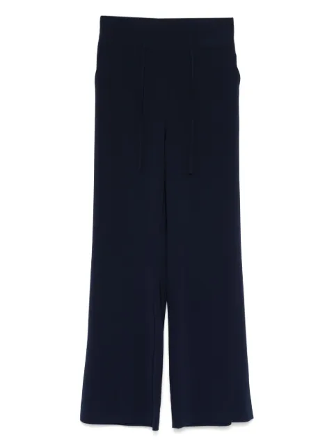 D.Exterior high-waisted trousers