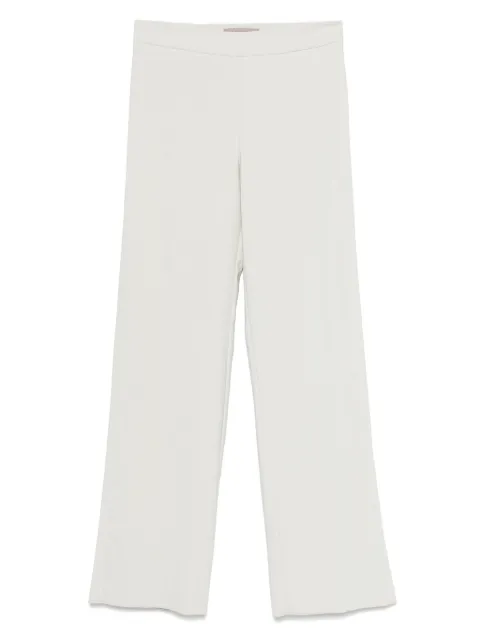 D.Exterior high-waisted trousers