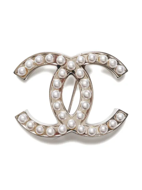 CHANEL Pre-Owned broche CC (2005)