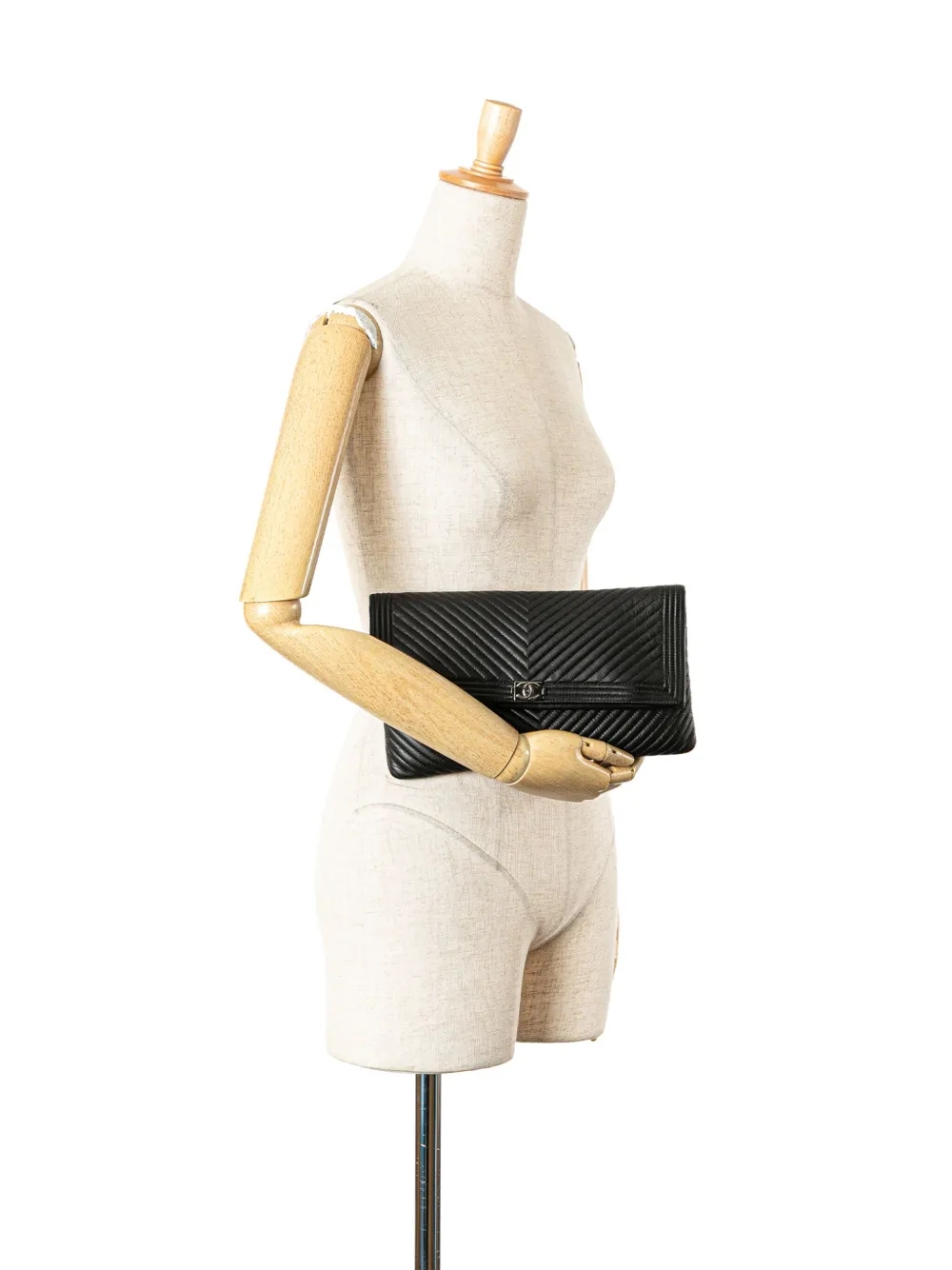 CHANEL Pre-Owned 2015-2016 Chevron Calfskin Boy Fold Over clutch bag | Pre-Owned | Image 2