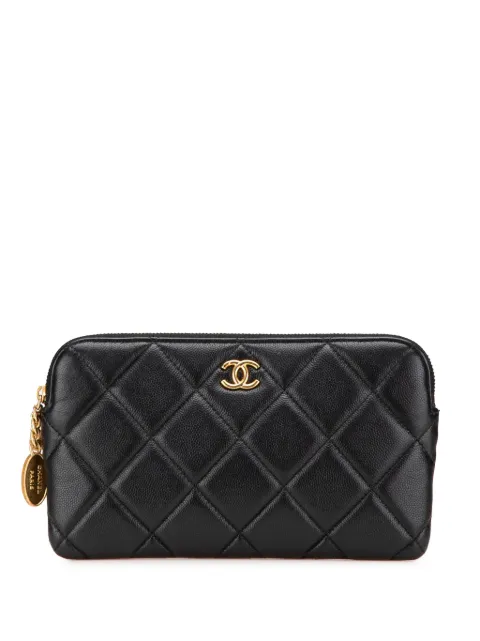 CHANEL Pre-Owned باوتش كافيار مبطن بشعار CC ‫2024-2021‬