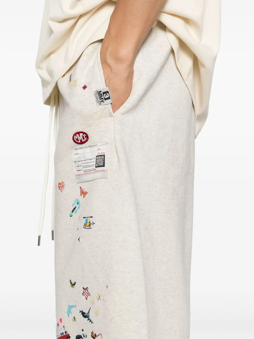 Miharayasuhiro Shorts Mit Grafischem Print In Neutral