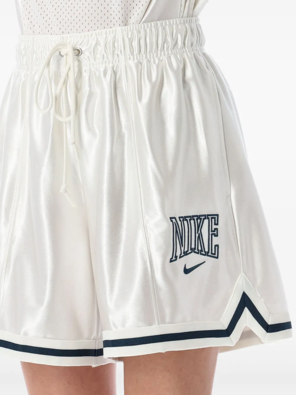 Nike Shorts met geborduurd logo Wit